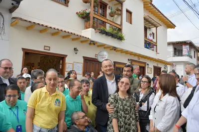 En El Retiro celebran la entrega de INCLU-SER: Un espacio integral para personas con discapacidad.